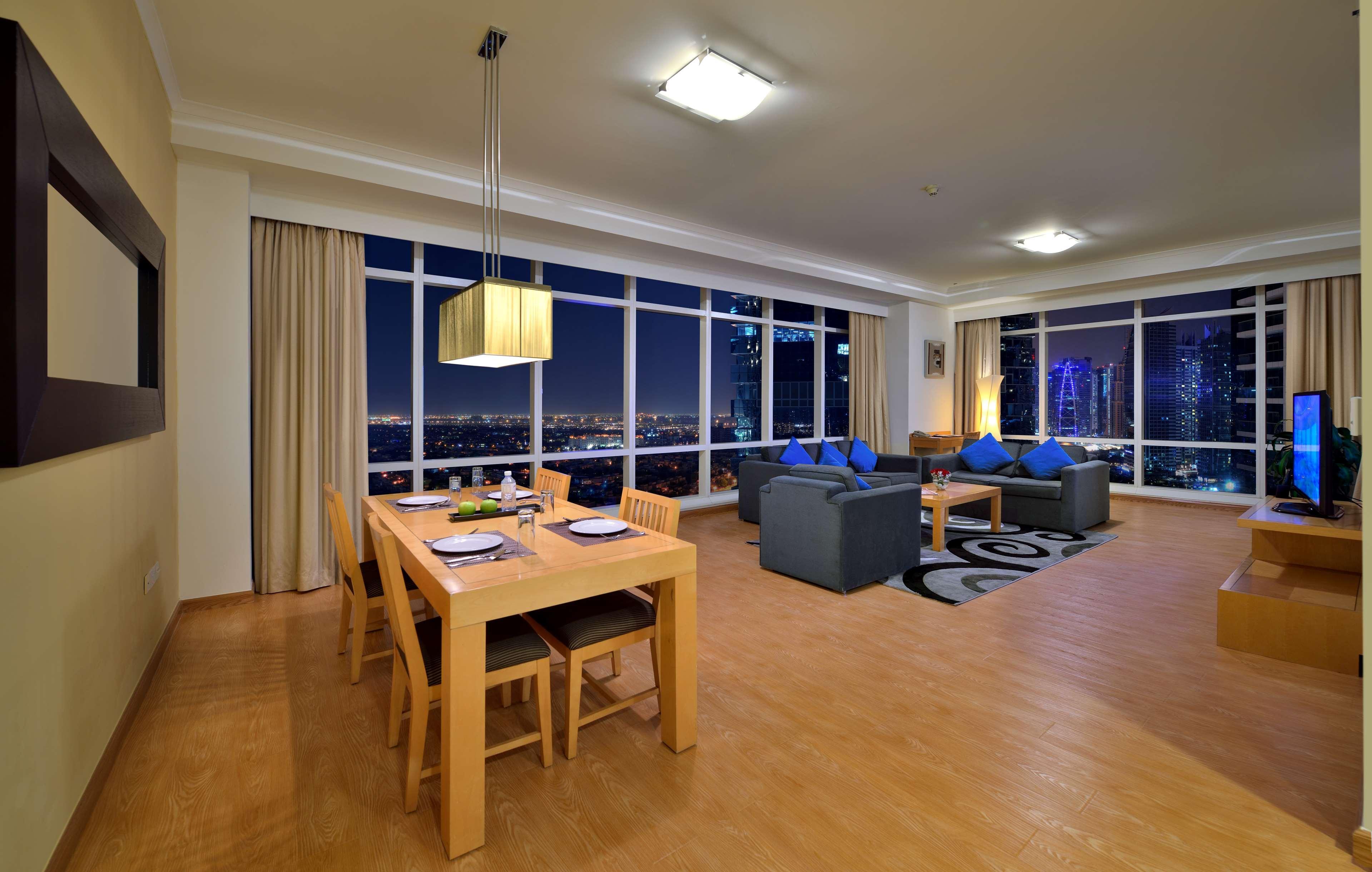 Oaks Liwa Heights Hotel Suites Dubai Bagian luar foto